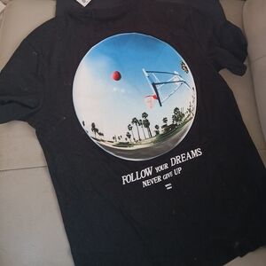 Kohl's Black Short-Sleeve Graphic Tee with Blue Sky Basketball Print